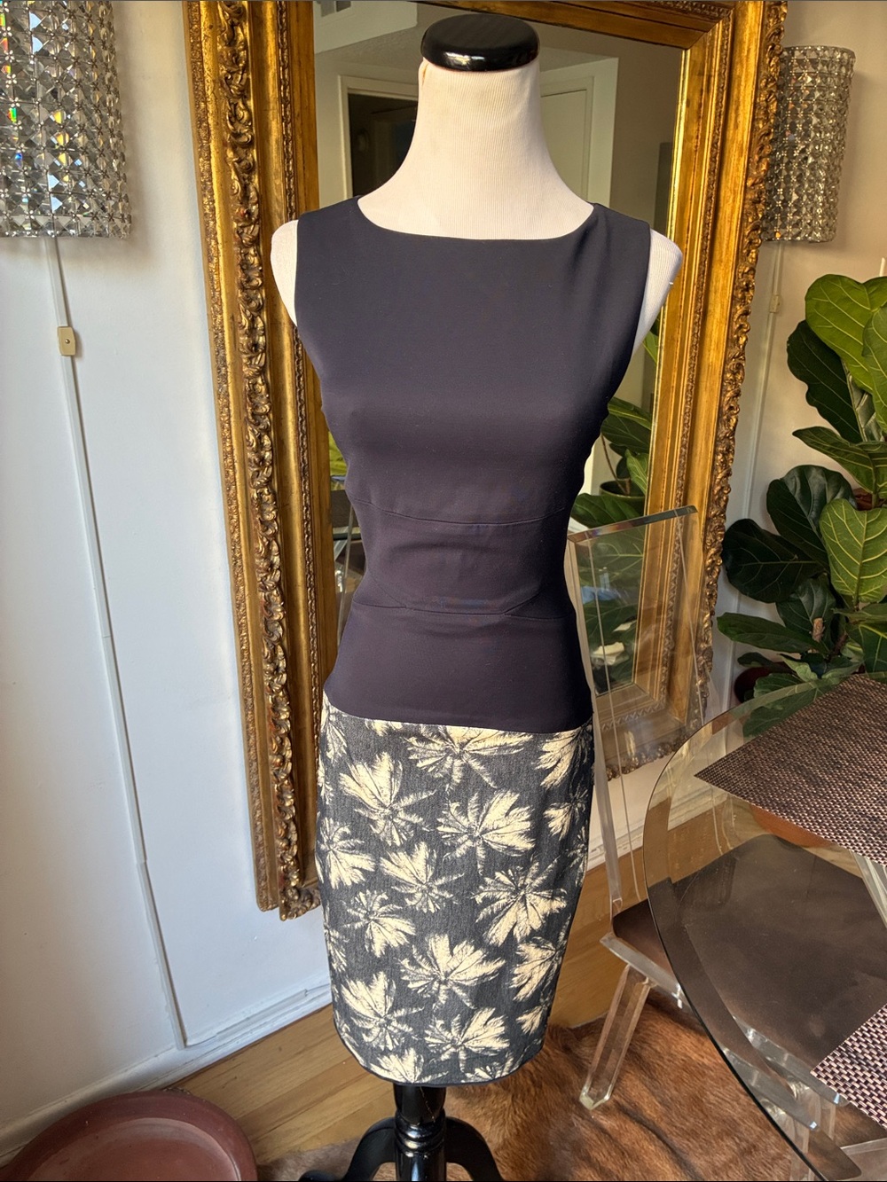 L’agence Sleeveless Navy & Cream Leaf-Print Pencil Skirt size small